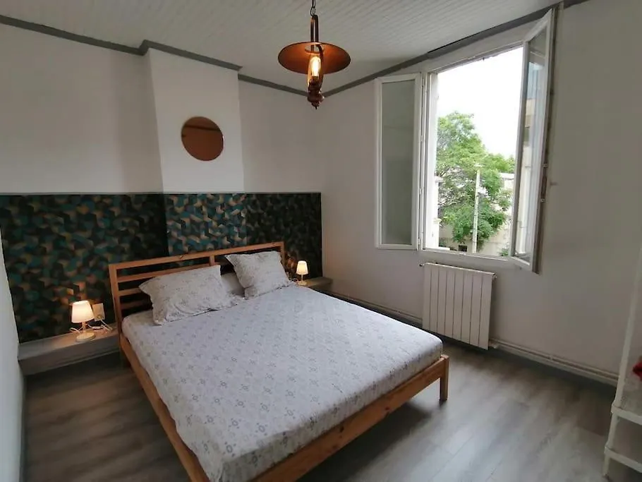 Maison 3 Chambres+Centre Ville+Terrase Arles 0*,  France