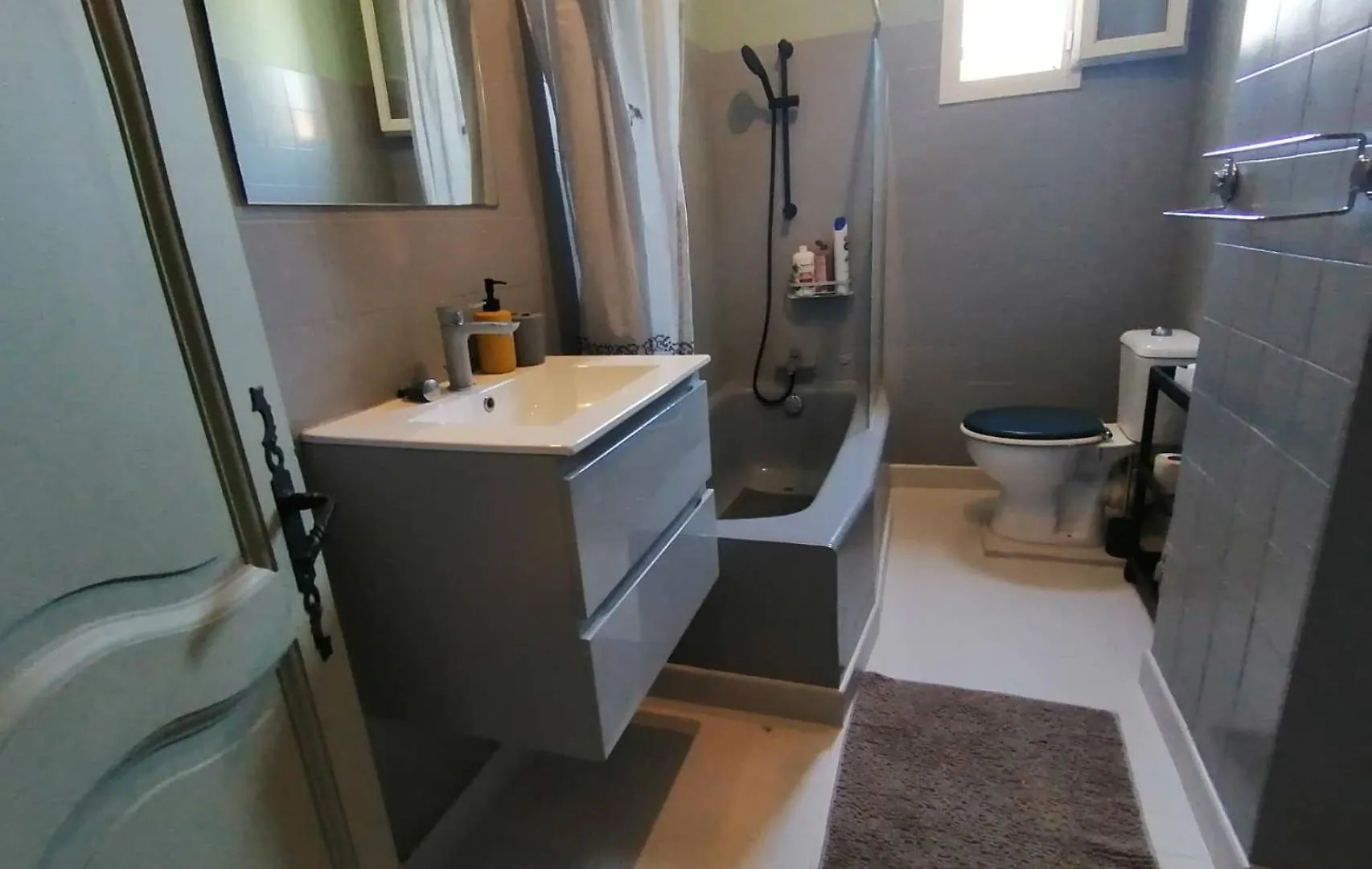 Holiday home Maison 3 Chambres+Centre Ville+Terrase Arles